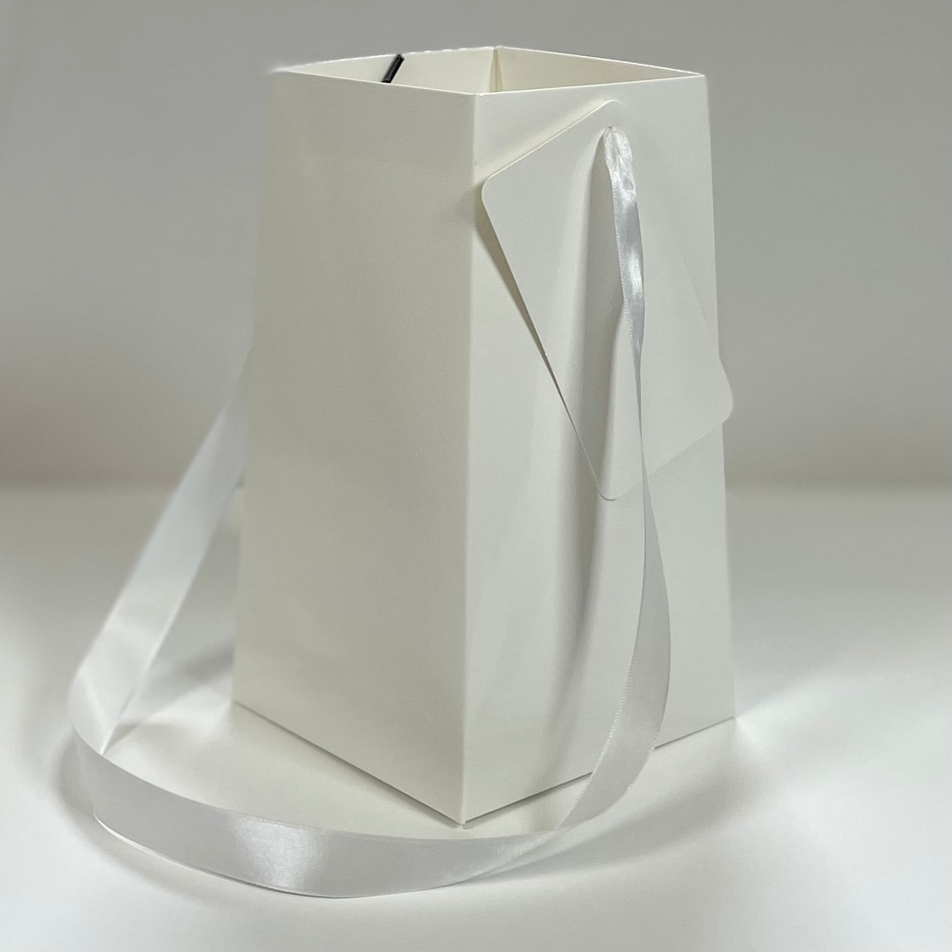 Arctic White FlowerBox Recyclable, Waterproof. Paper Vase